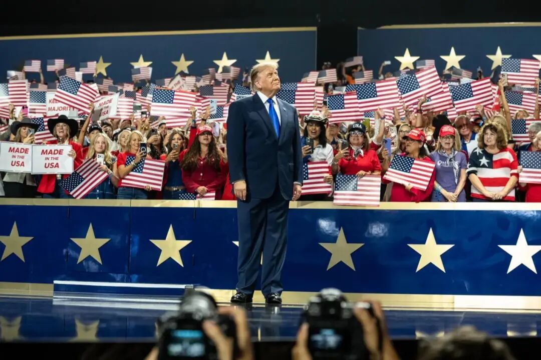 /Users/fangchenyu/Desktop/President Trump at the Republican midterm convention in Dallas on Wednesday night.纽约时报.jpgPresident Trump at the Republican midterm convention in Dallas on Wednesday night.纽约时报