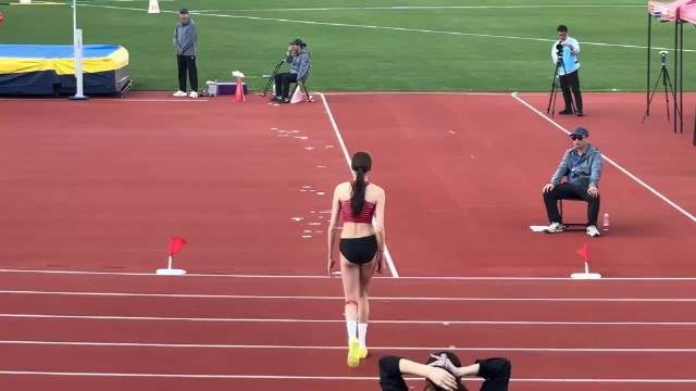 田径跳高运动员陆佳雯这逆天的身材比例
