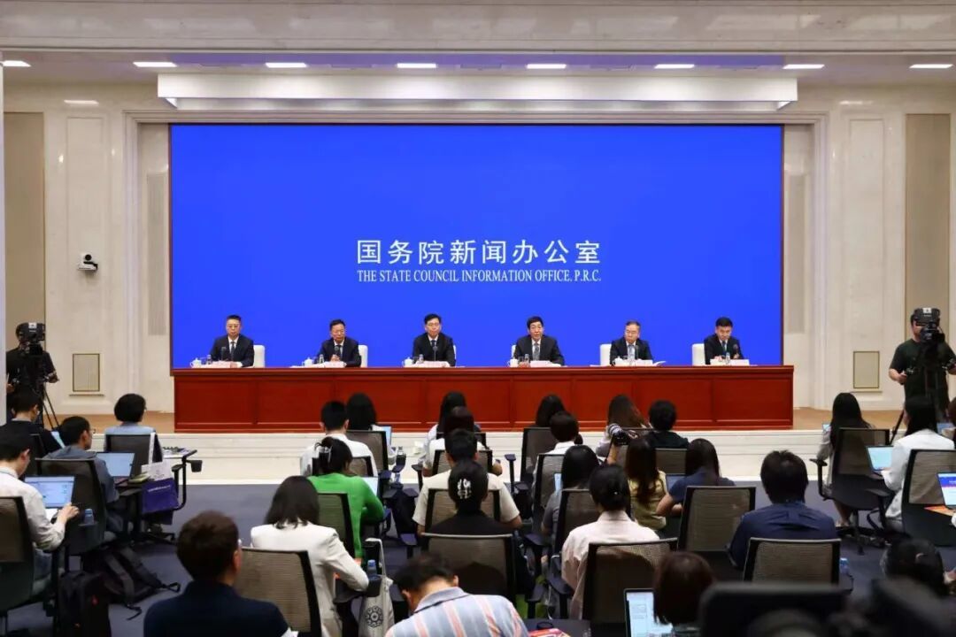 6月24日，国务院新闻办公室举行新闻发布会，介绍《中华人民共和国民族团结进步促进法》和我国民族工作有关情况。王紫儒 摄