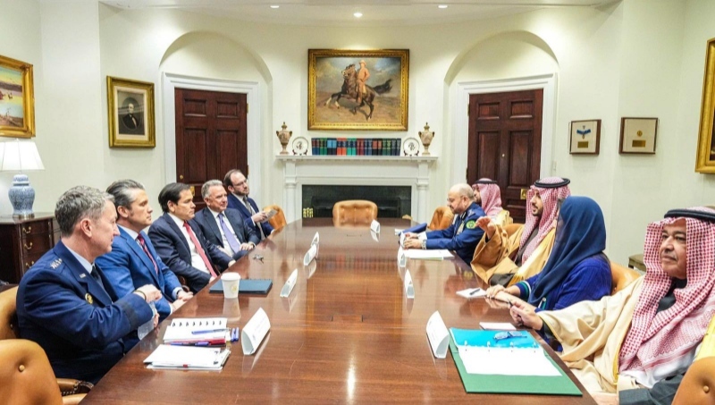 当地时间1月29日,哈立德(右侧居中者)在白宫与美国国务卿鲁比奥等人会晤 哈立德X账号