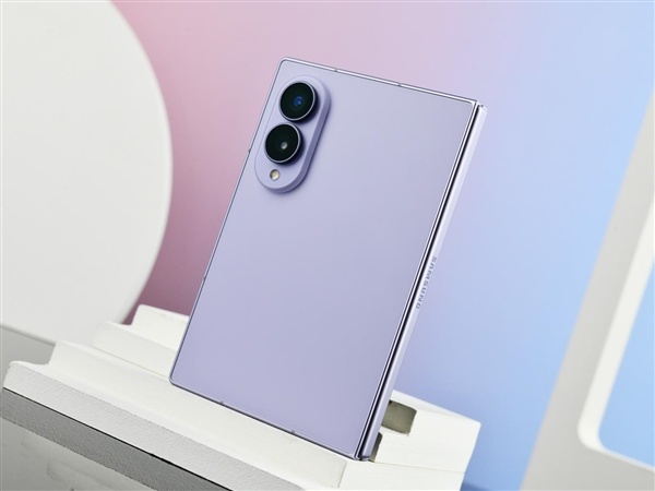 三星Galaxy Z Fold8上手:六岁首度换相貌 阔折叠体验大不一样