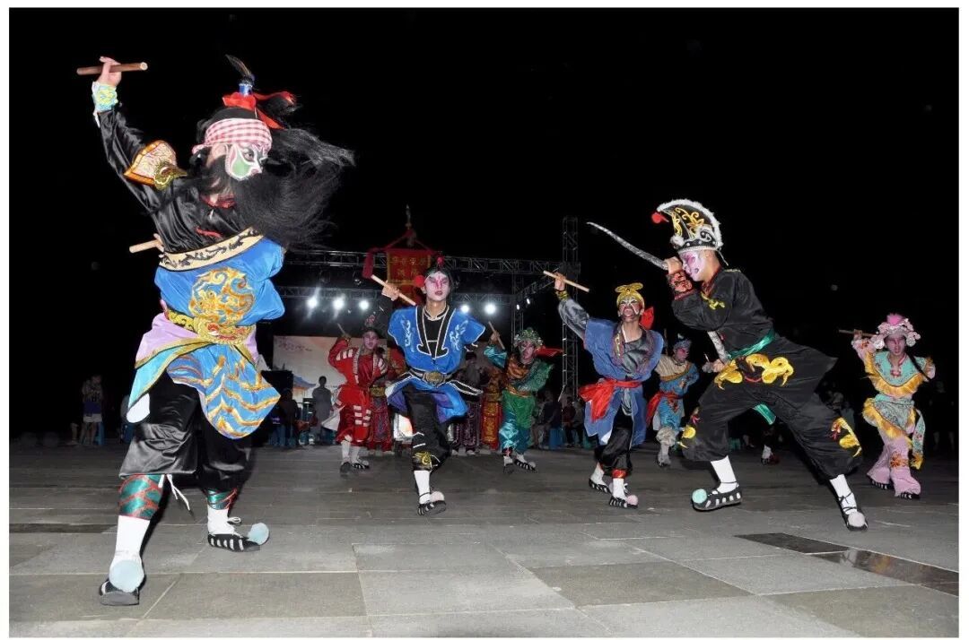 伍世泉 摄。