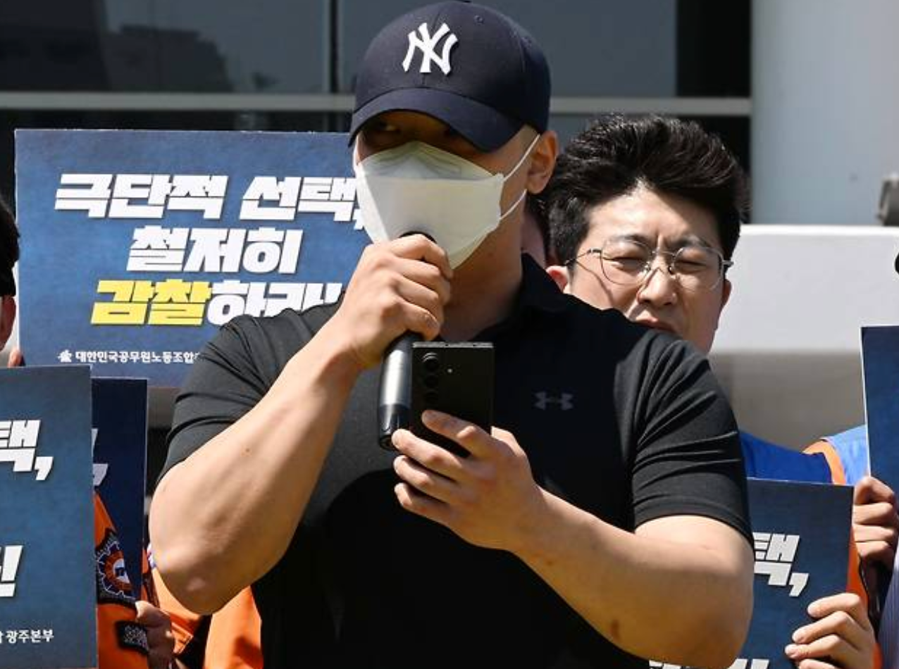 ▲6月11日，自杀女消防员的未婚夫在记者会上呼吁查明真相