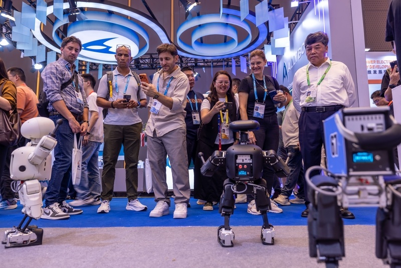 2026年4月15日，第139届中国进出口商品交易会（简称“广交会”）在广州开幕,展会汇聚海内外优质企业与采购商，各类智能创新、绿色低碳展品集中亮相，现场洽谈交流氛围热烈。 IC Photo