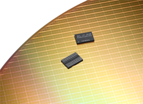 汽车变身存储吞金兽！一辆车DRAM超100GB、闪存高达1.5TB：比手机还能吃内存