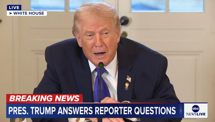 特朗普9日再次谈收购格陵兰岛计划 视频截图