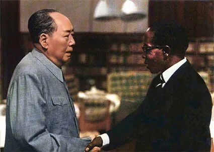 1974年5月7日,毛泽东会见塞内加尔总统桑戈尔。