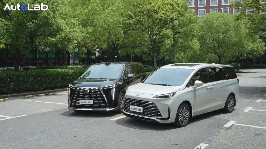 GL8 VS 传祺向往M8 PHEV L，一场绕不开的30万MPV之争