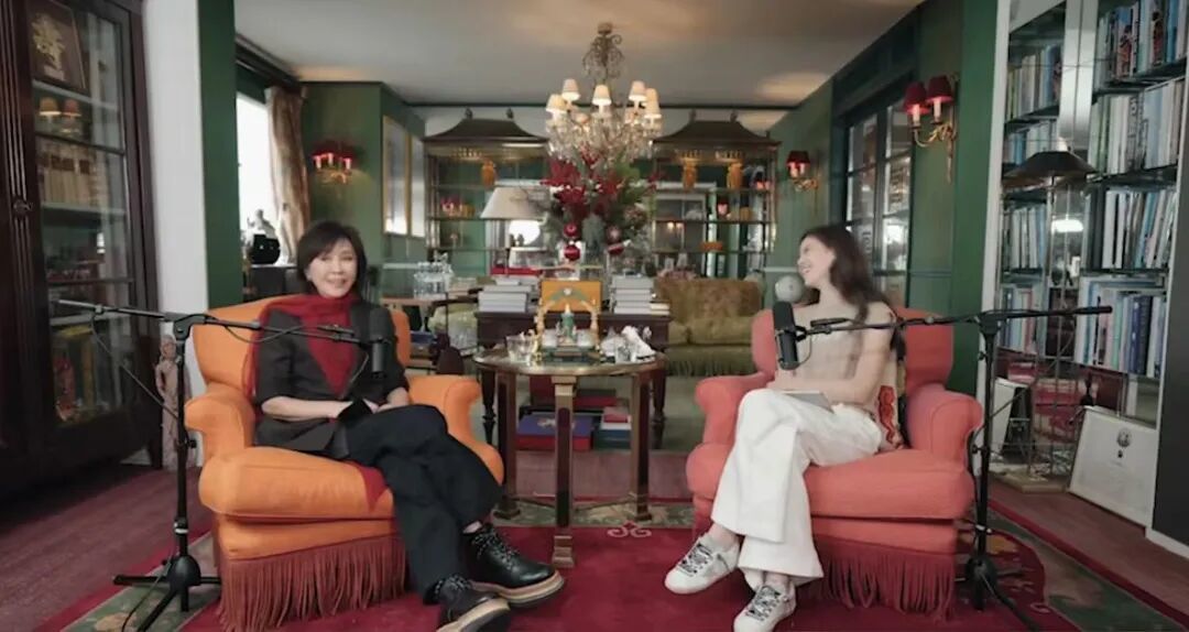 ▲章泽天(右)和刘嘉玲(图/视频截图)