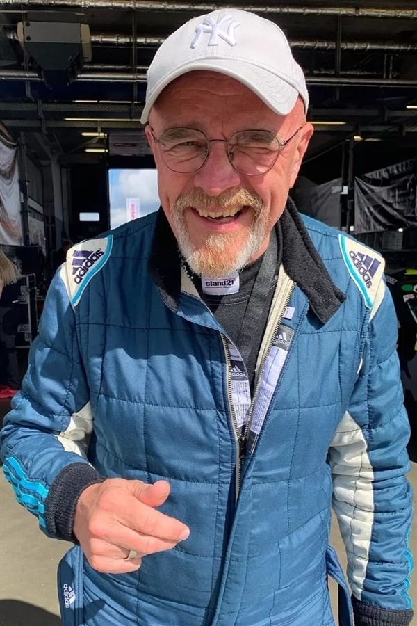 纽博格林24小时耐力排位赛中七车连撞:一芬兰车手不幸身亡