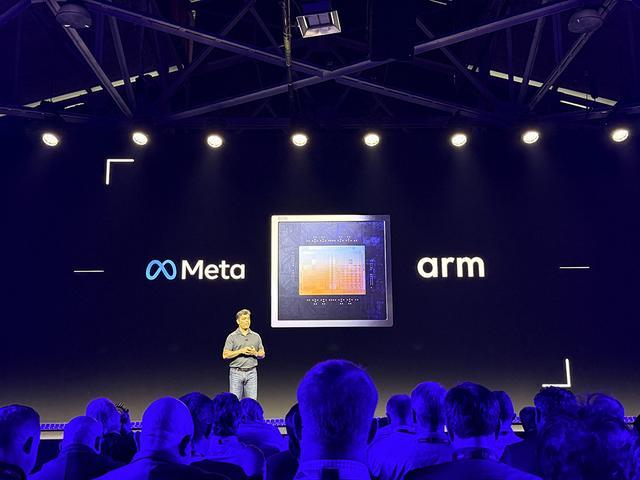 起猛了!Arm推出首个自研CPU,黄仁勋贴大脸发言