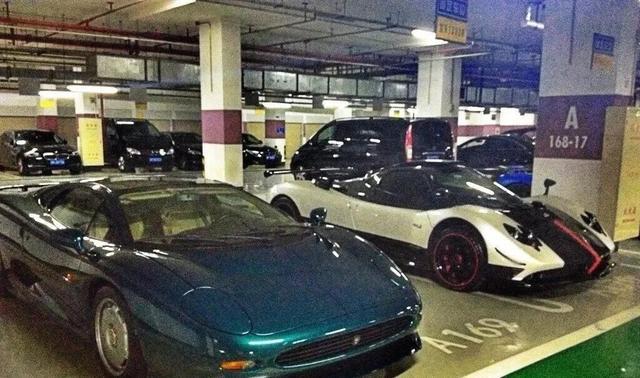 银石绿XJ220停在北京车库，没人敢买，它到底差在哪？-有驾