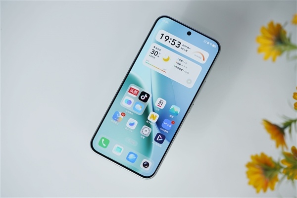 iQOO首款万毫安时手机！Z11S图赏