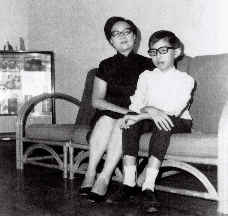 张荫麟夫人伦慧珠及其侄子伦颖志(资料图)