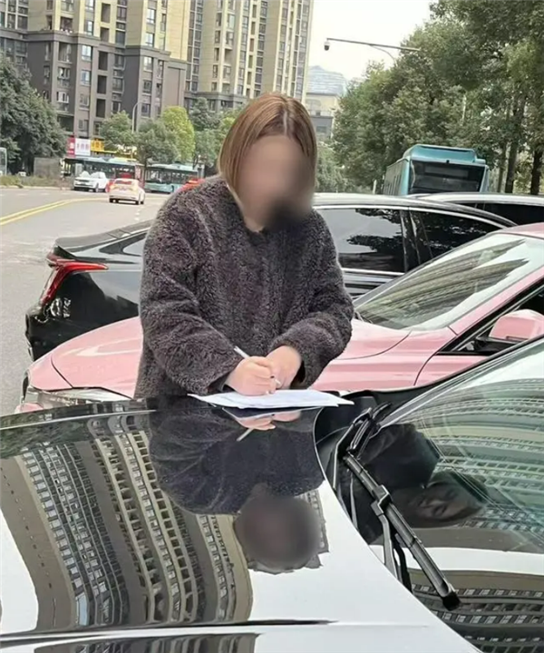 帕萨特租出去补车贷 结果人车两空！女车主崩溃：月供还得我扛