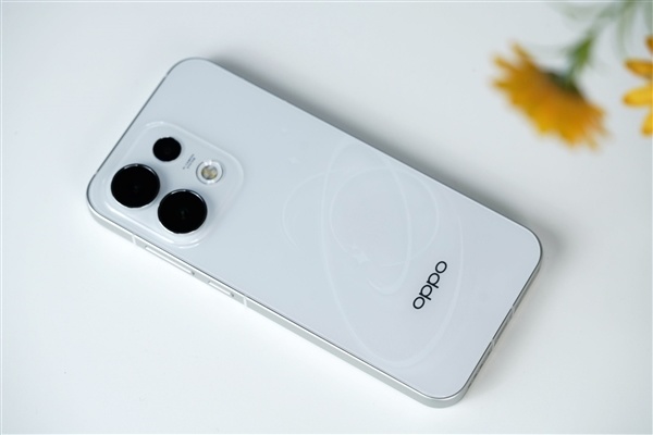 首创3D冰透悬浮！OPPO Reno16图赏