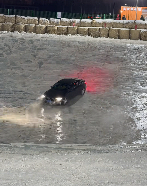 “长春第一冰锅”火爆出圈：四驱两驱都能玩 根本开不翻