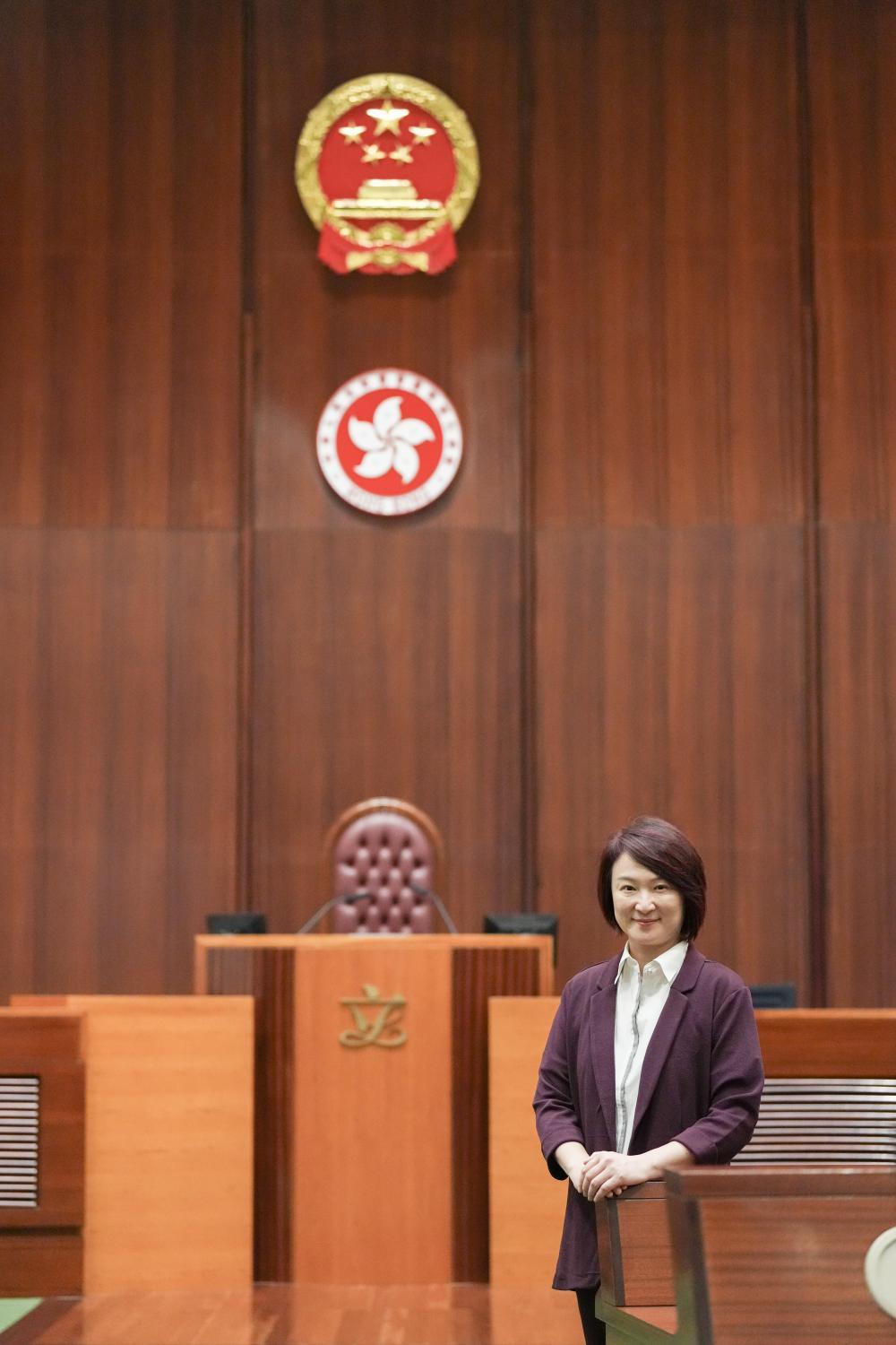 8月3日,香港特区立法会主席李慧琼在立法会大楼接受访问。新华社发(吕小炜摄)