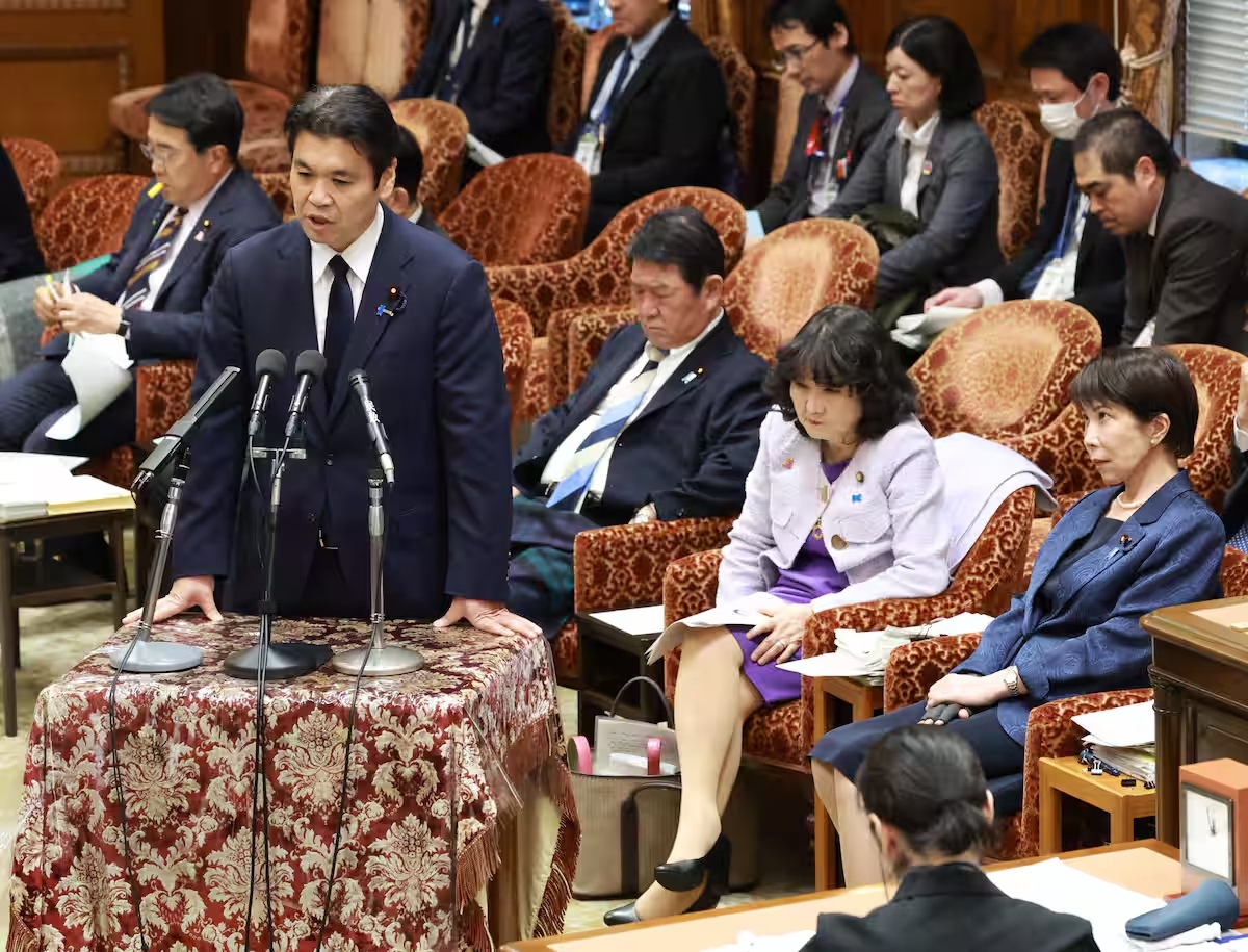 3月12日,松本洋平在国会答辩时承认被曝光的出轨丑闻。图自日媒