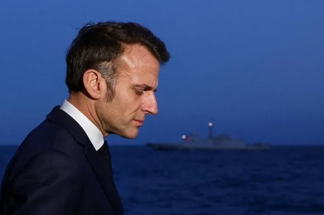 应该说，马克龙最擅长的就是喊口号