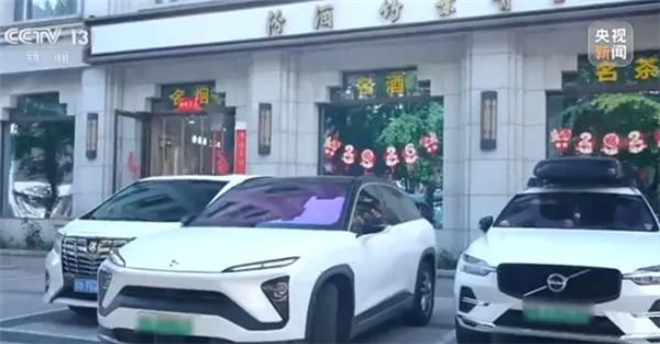 新能源车集体变胖 多年老司机都犯愁：车位停不下、窄路不敢走！