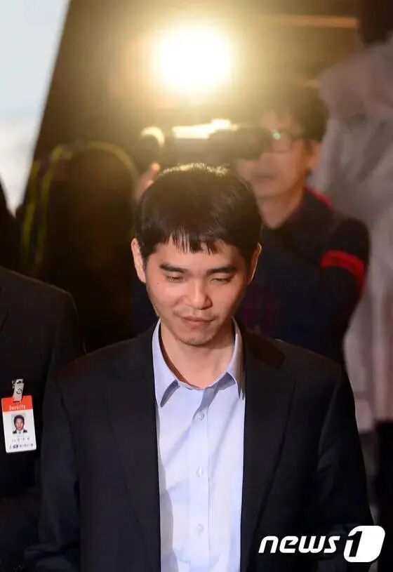 转载|AI 将会毁掉一个世代的科研人才