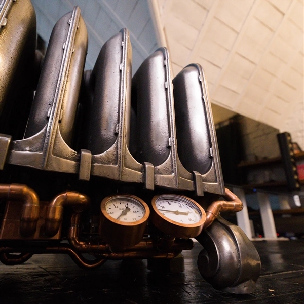 冬天能当暖气片!高玩DIY超硬核铸铁散热器PC:重达99公斤 内置18升冷却液