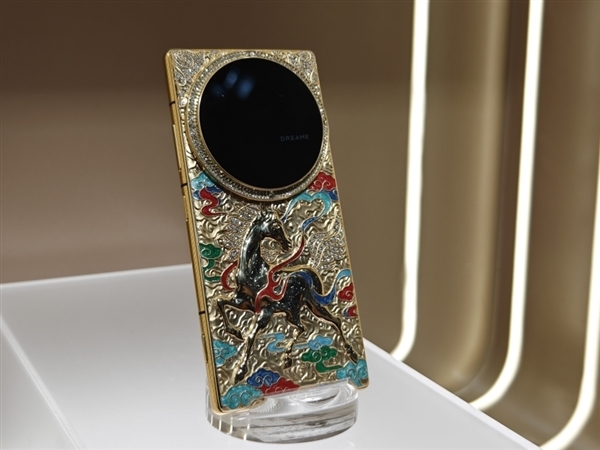 追觅首款黄金镶钻手机登场!已有多位客户预定 负责东说念主:作念手机咱们先天不足