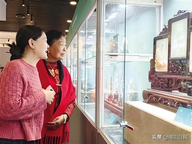 驻足凝视