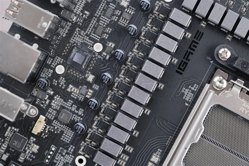 AMD X3D最强优化!七彩虹iGame X870E Vulcan OC V14火神主板评测:专属优化 温度更低性能更强