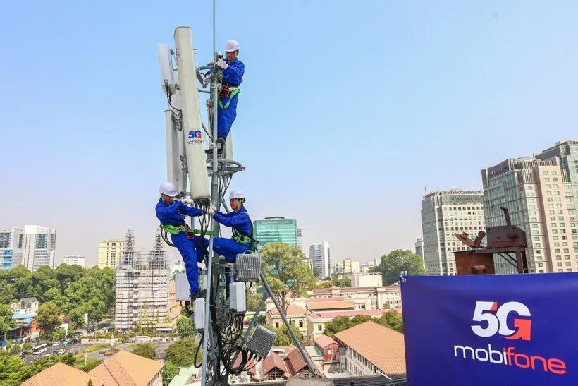 越南移动通信服务公司安装5G基站 越南《人民报》