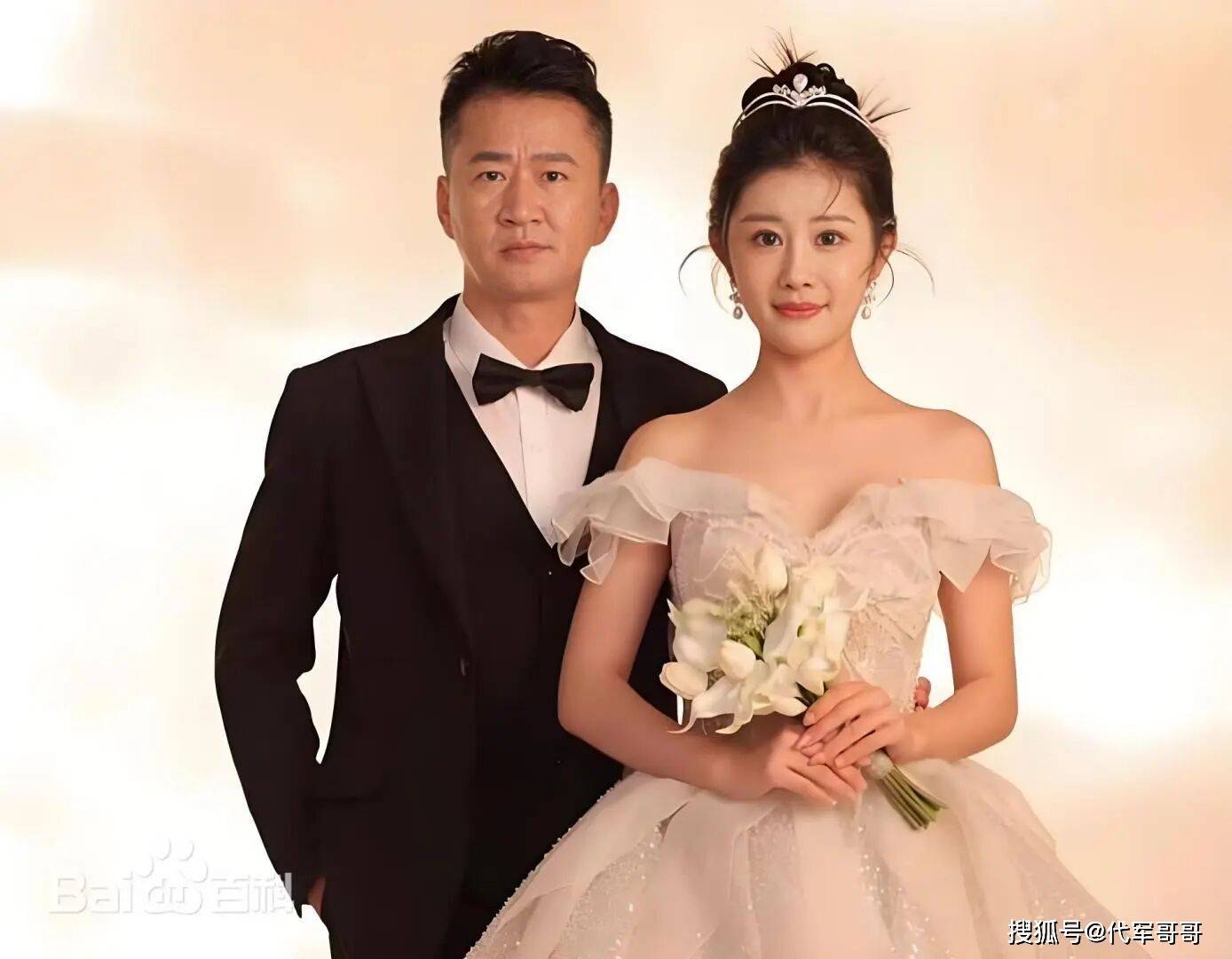 李嘉明与小月月结婚照