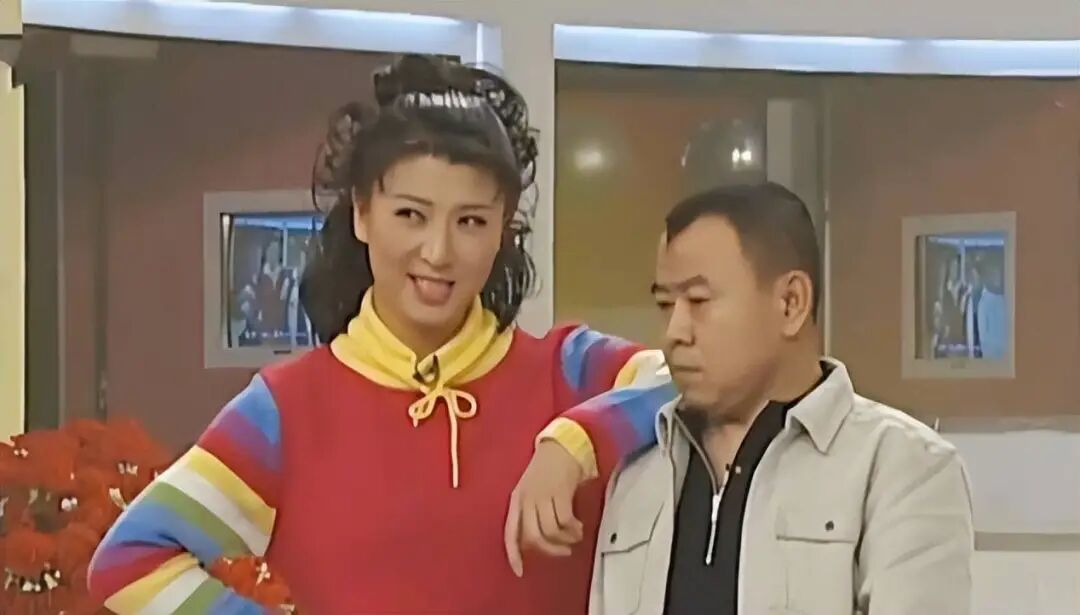 穿着制服的男子AI 生成的内容可能不正确。