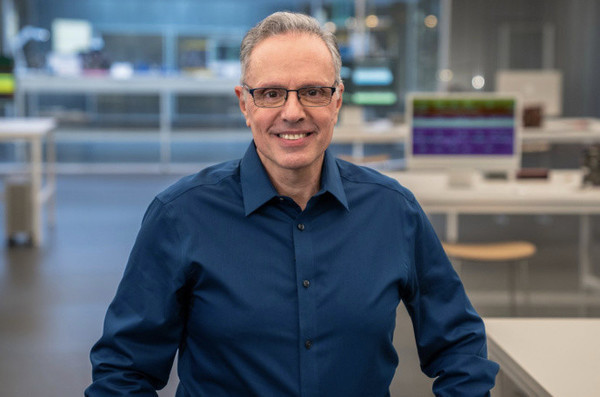 约翰&middot;斯鲁吉