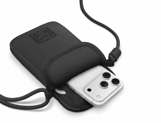 售价413元！苹果官网上架iPhone斜挎包：可放置AirTag追踪器