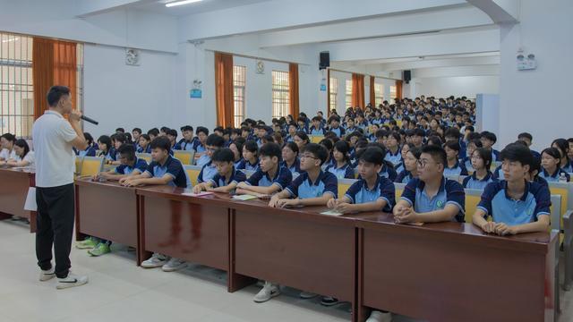 云浮市中等专业学校学生集中学习