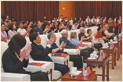 尊医重卫,加快建设健康中国