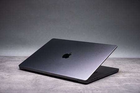 苹果首款MacBook Pro要来了, iPad mini屏幕史诗升级OLED