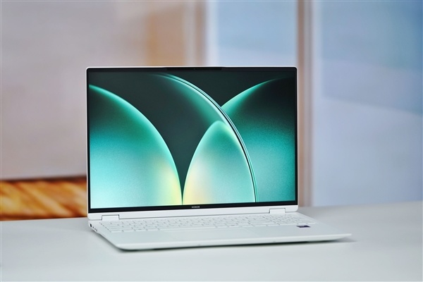 续航轻松超苹果MacBook!荣耀MagicBook Pro 16 2026图赏