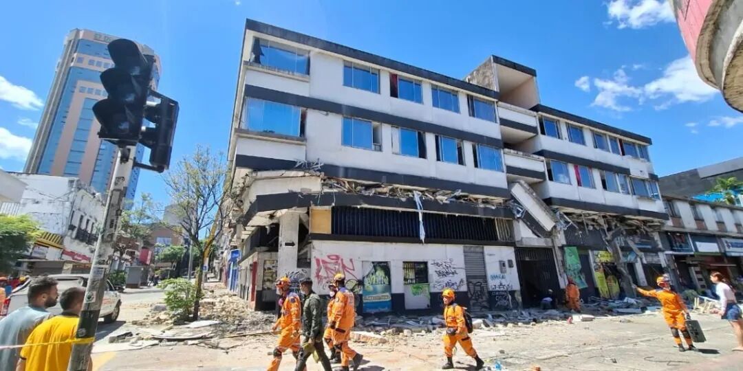 佩雷拉市中心建筑坍塌严重。(图源:Telecafé)