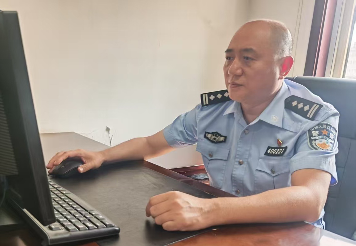 宋佳强在工作中(央广网发 天津市公安局供图)