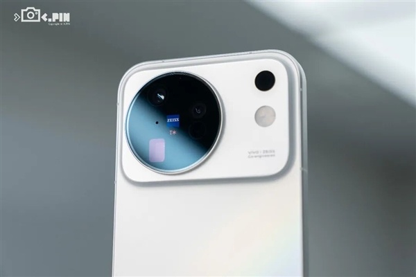 vivo X500标准版卖到5499 蓝厂率先给所有友商打了个样
