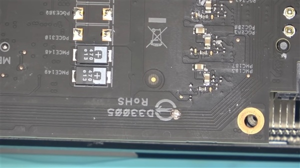 一颗螺丝钉毁掉RTX 3090！拧太深直接打穿PCB：换掉3个MOSFET才修好