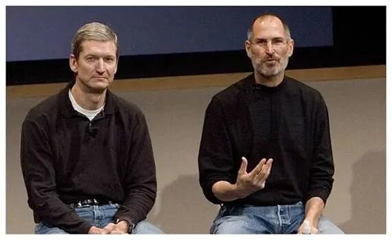 15 年前接棒Steve Jobs 賈伯斯!Tim Cook 庫克9/1 卸任Apple 蘋果執行長,交由John Ternus 接任15 年前的今天,也就是2011 年8 月