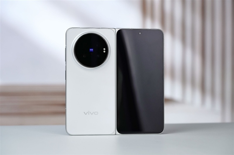 超强小V单同款影像系统 vivo X Fold6手机全面评测：一款用出了电脑味儿的大折屏