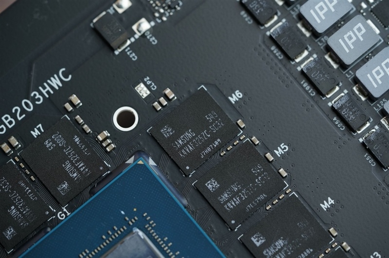 满血塞进RTX 5080与锐龙9 9950X3D!七彩虹iGame LAB Vulcan Armor火神战甲定制主机评测:地表最强ITX主机