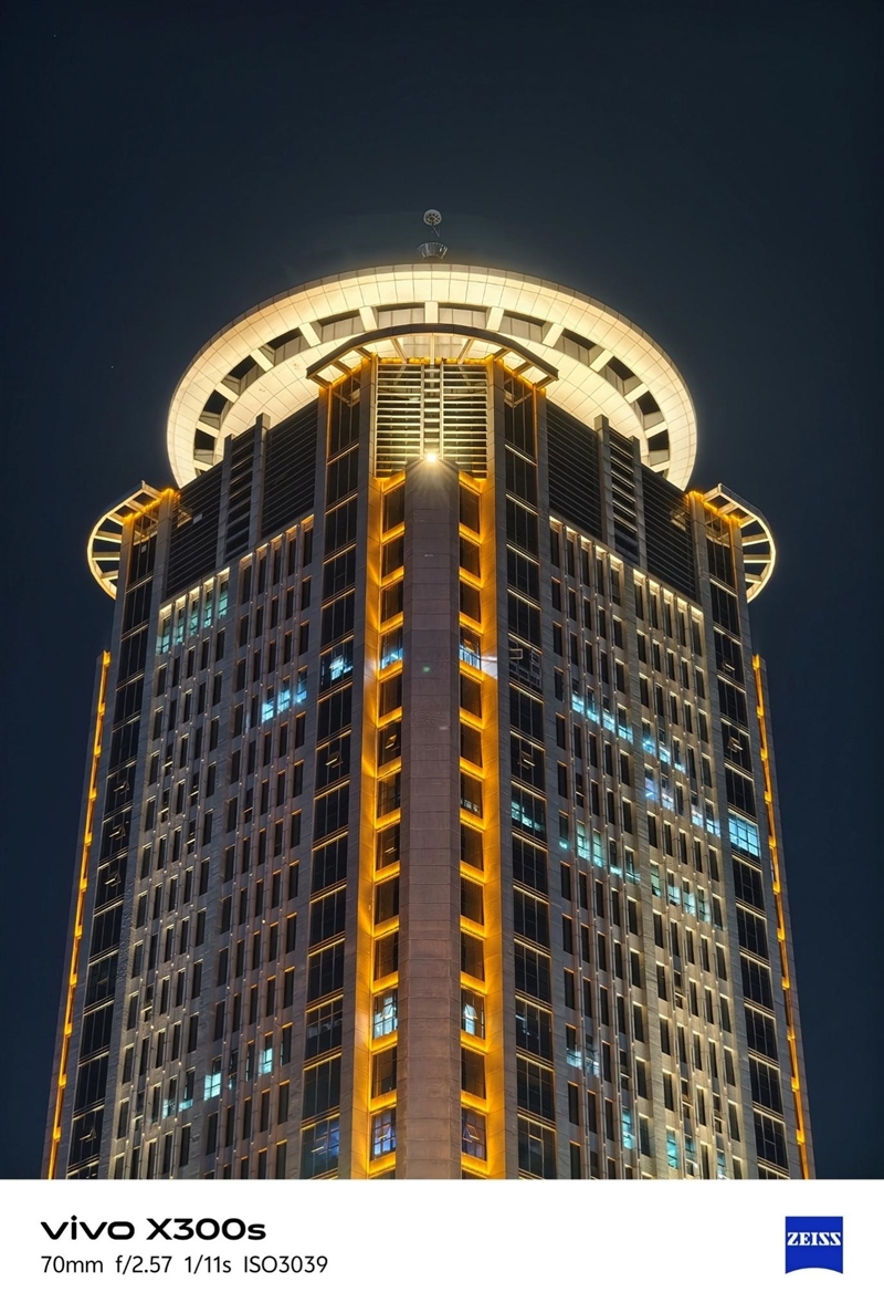 天玑9500搭配蔡司影像 vivo X300s手机全面评测:省心耐用的直屏主力机