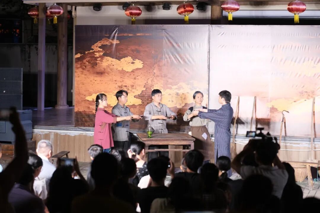 《右江星火》节目表演。.JPG