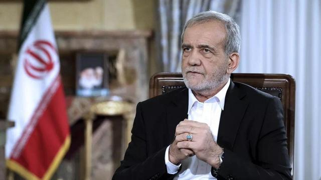 （伊朗总统佩泽希皆扬）