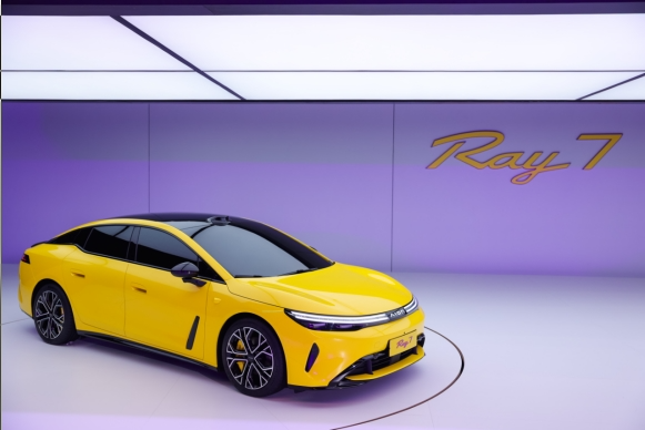 年轻人入手第一台电车，电耗更低选 Ray7 
